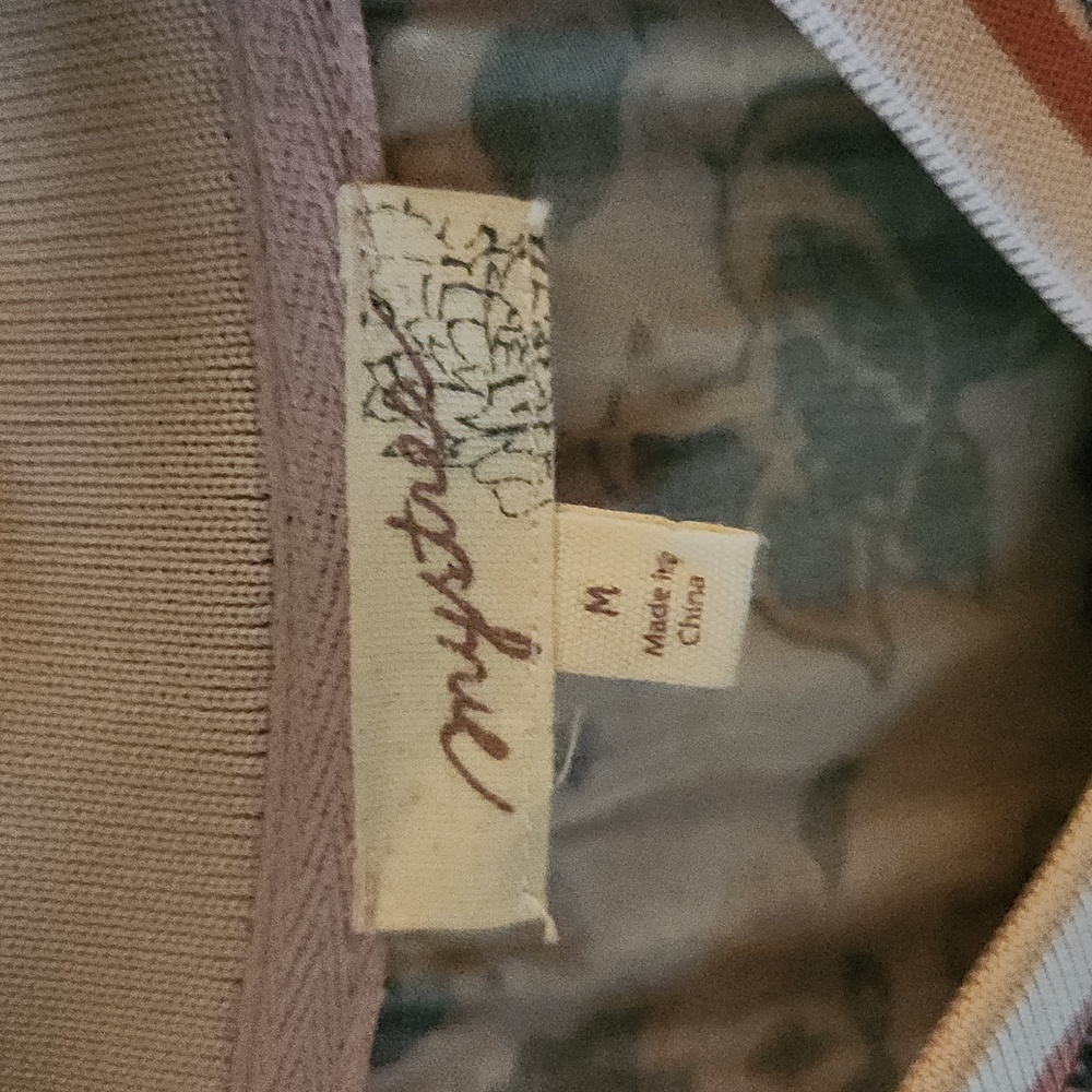 Lightweight Multi Patterned Zip Jacket. - Picture 6 of 9
